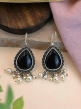 Oxidised Silver Pan-Shaped Monalisa Pearl Hook Earrings | Sarichka