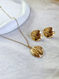 Golden Wave Pattern Round Pendant Set | Sarichka