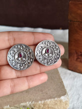 Round oxidized silver-plated stud earrings | Sarichka