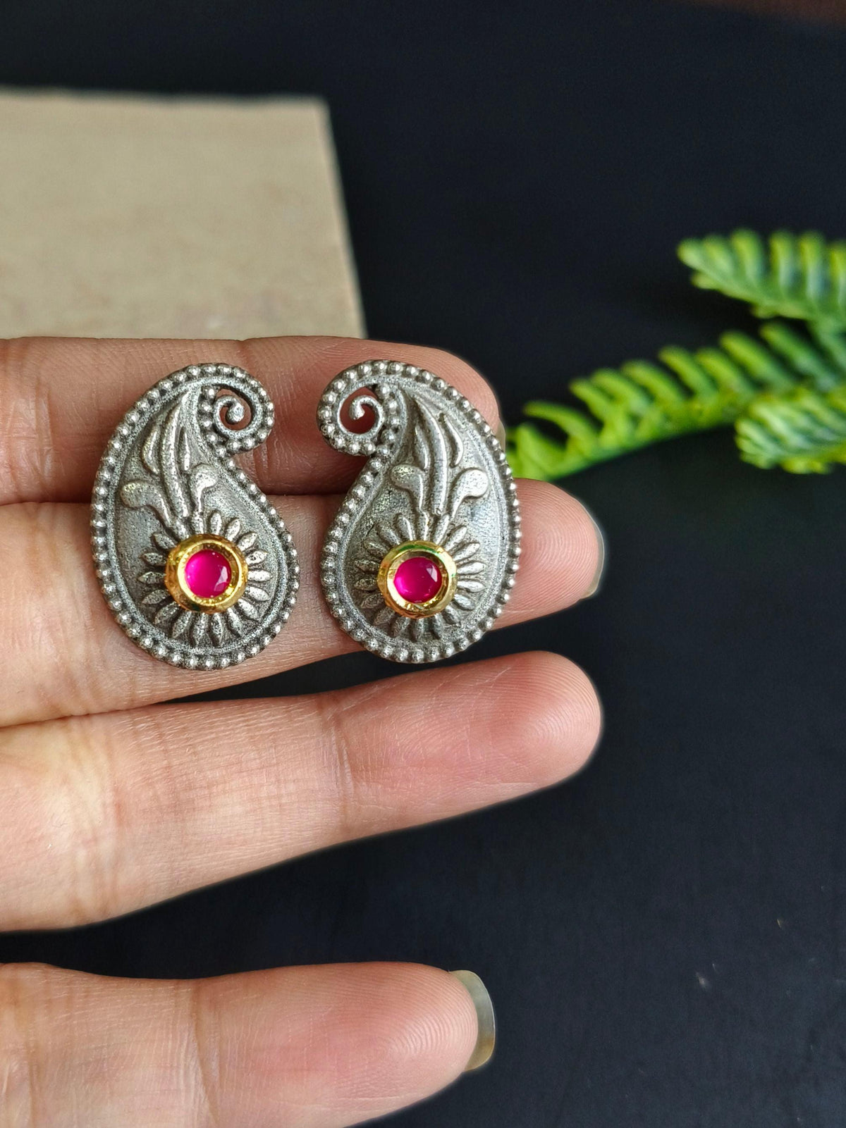 Silver Shine Kundan Keri Stud Earrings for Casual Glam | Sarichka