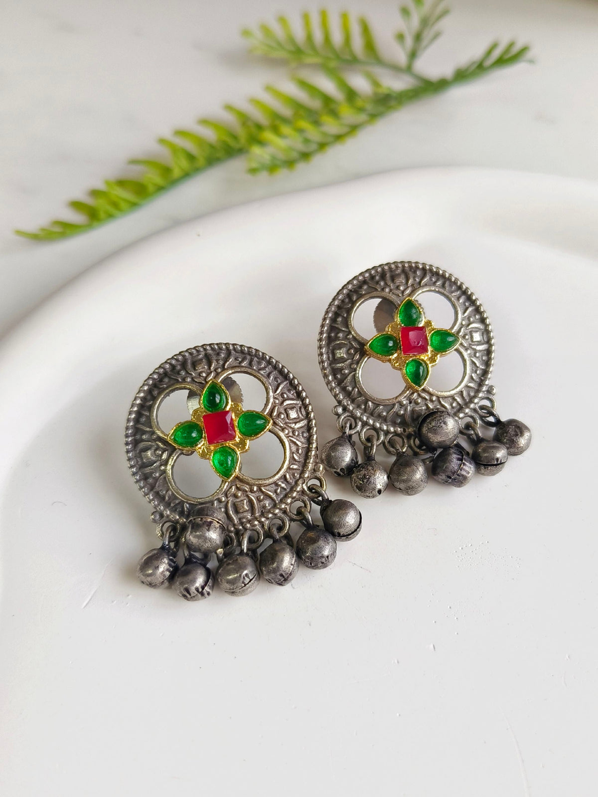 Oxidized Dual-Tone Pachi Kundan Stud Earrings with Ghungroo | Sarichka