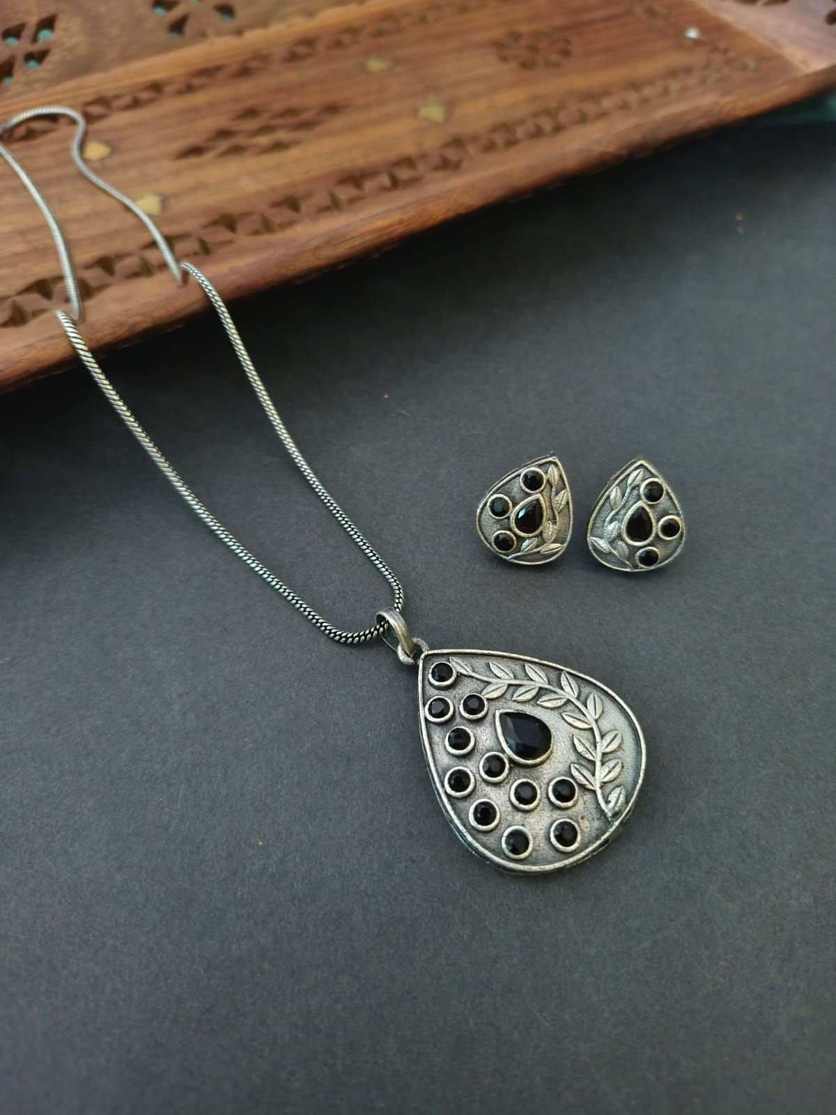 Leaf Shaped Oxidized Silver Necklace | Sarichka