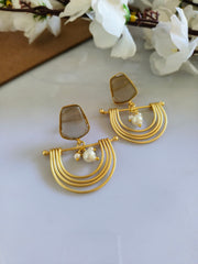 Golden Dangler Earring 