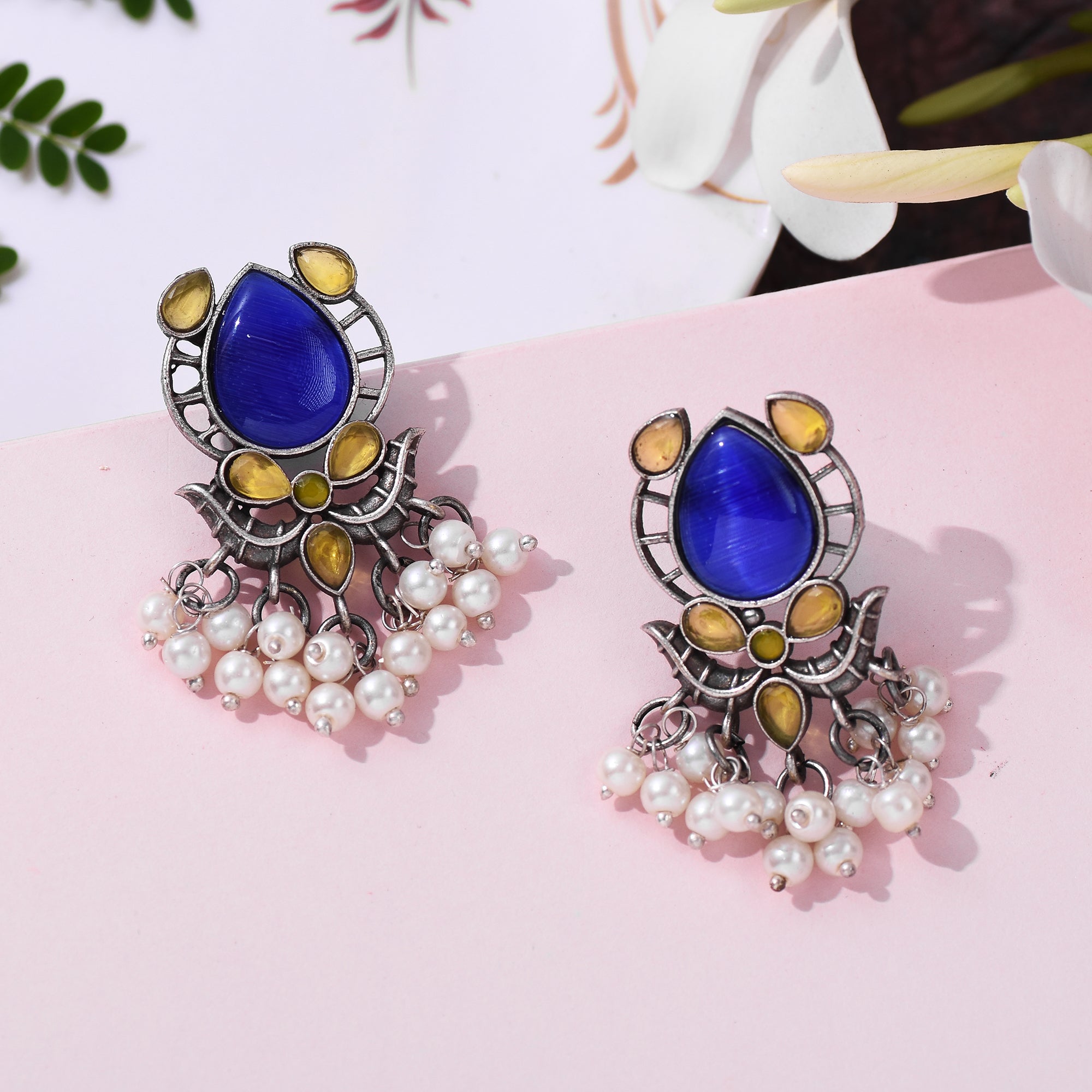 Oxidized Silver Plated Pearl And Stone Studded Earring - Sarichka Fashion