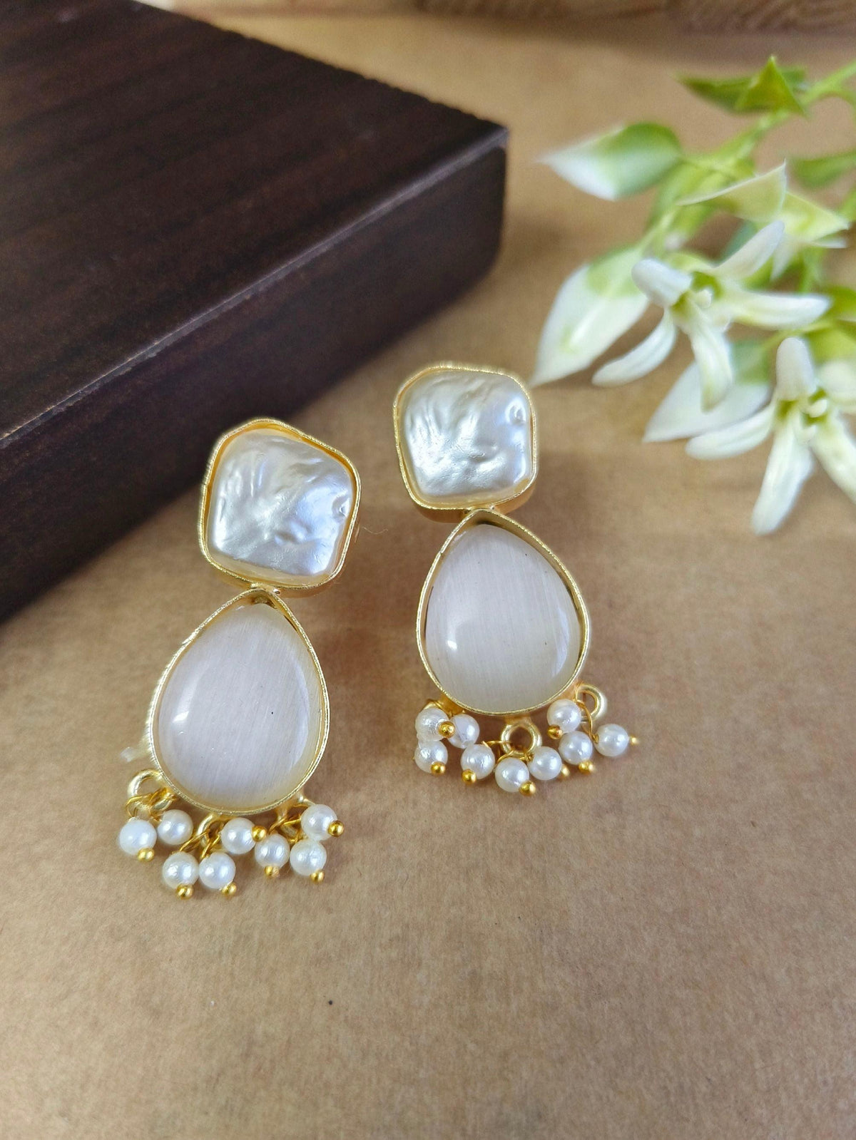 Gold Plated Pearl Earring with Monalisa Stone | Sarichka