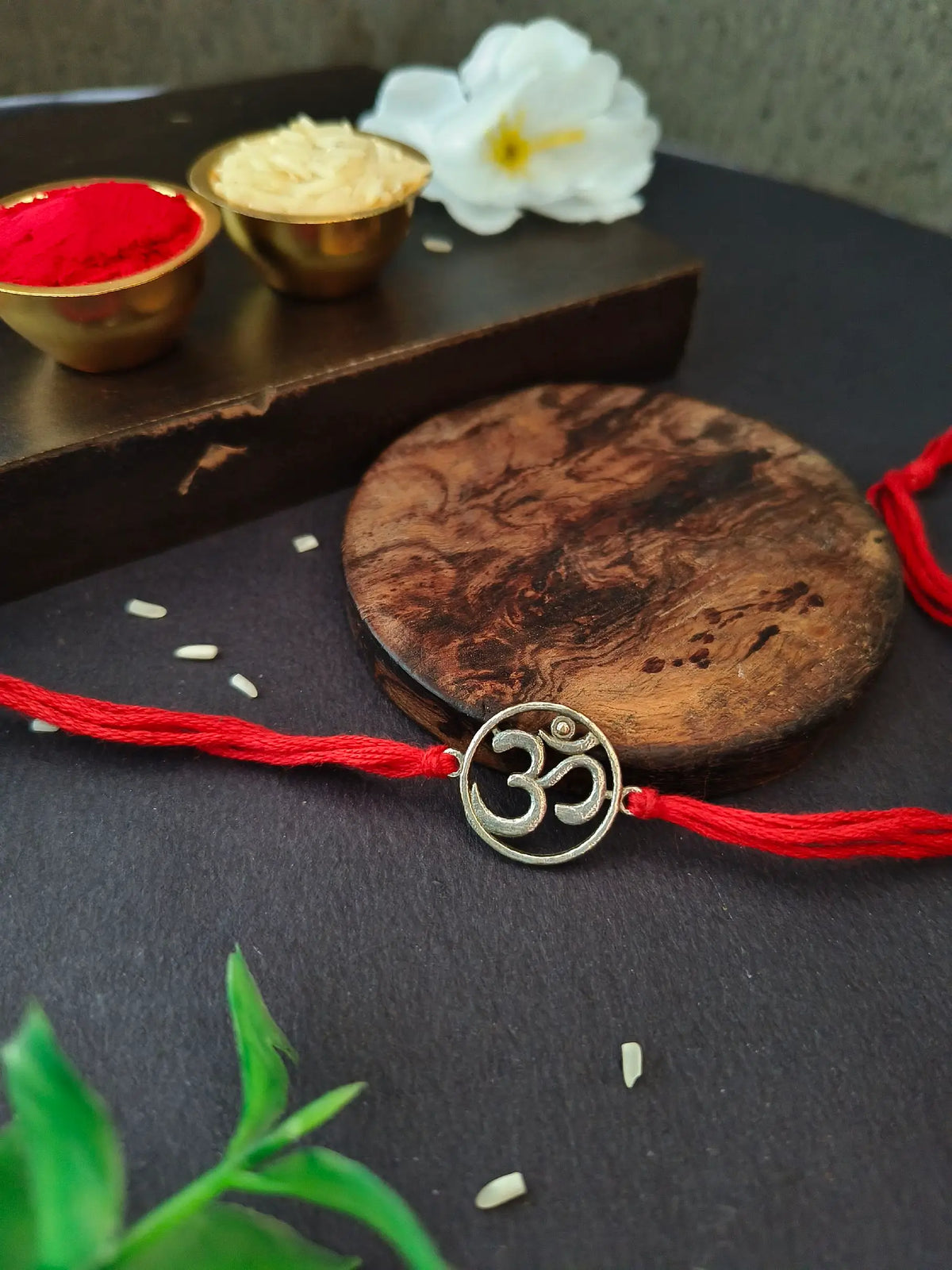 Silver Look Om Symbol Rakhi | Sarichka Fashion
