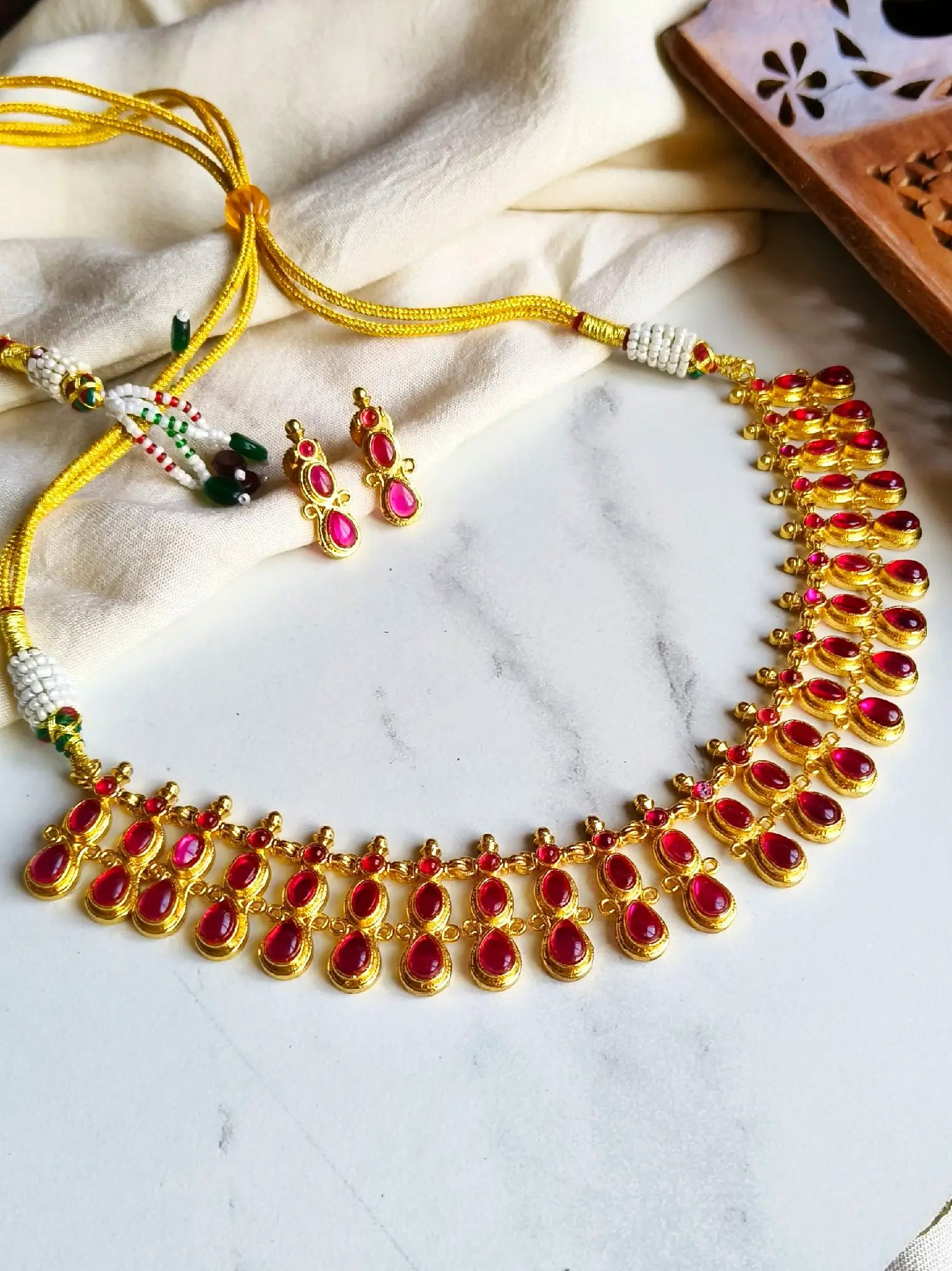 Elegant Traditional Golden Necklace Set with Timeless Design | Sarichka