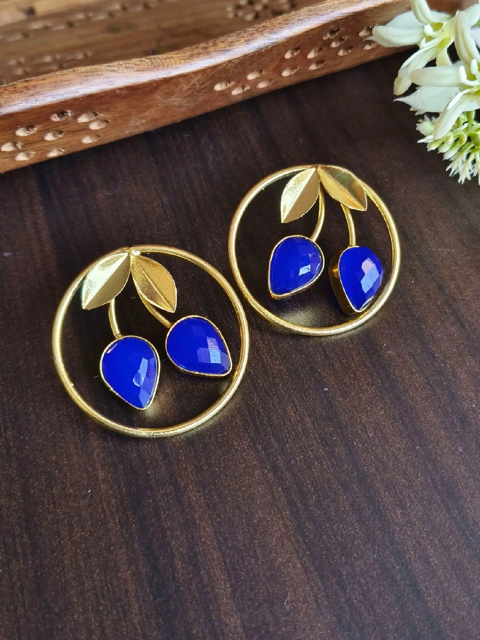 Elegant Gold-Plated Leaf Monalisa Stud Earrings – Timeless Beauty! | Sarichka