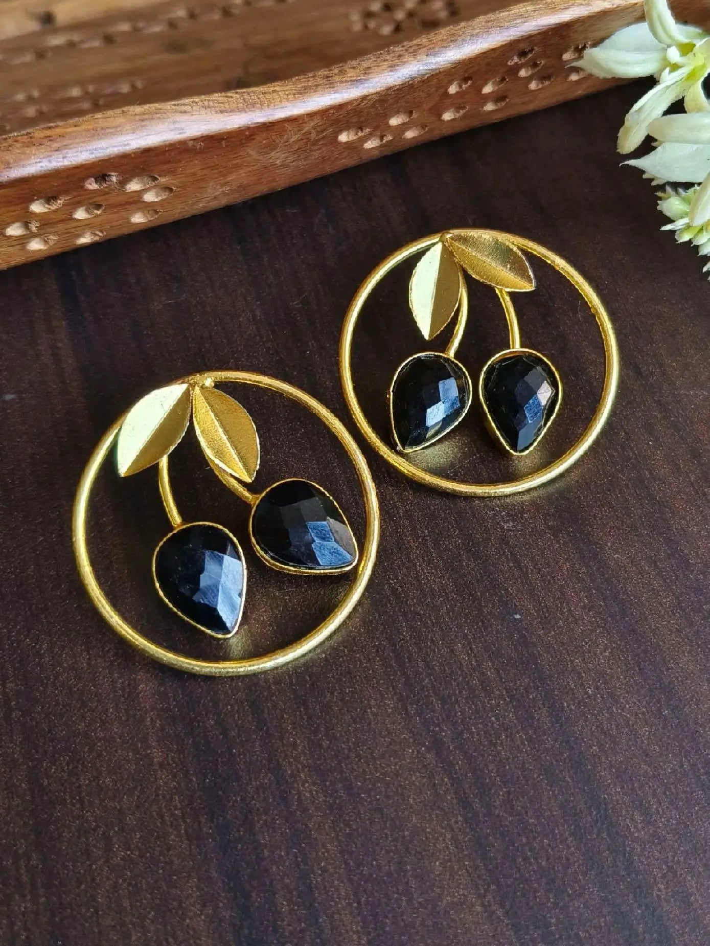 Elegant Gold-Plated Leaf Monalisa Stud Earrings – Timeless Beauty! | Sarichka