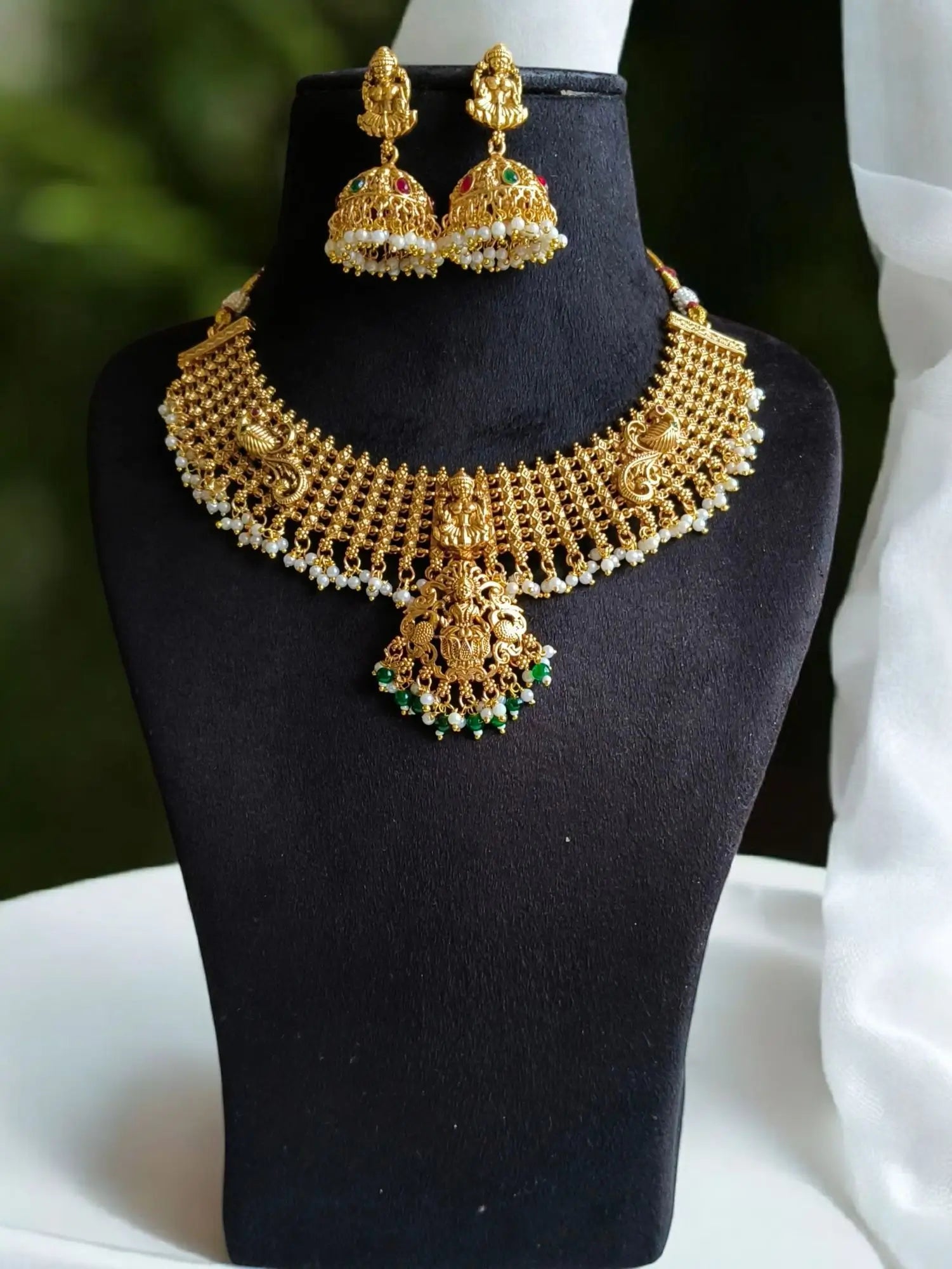 Royal South Indian Gold Wedding Necklace Set | Sarichka