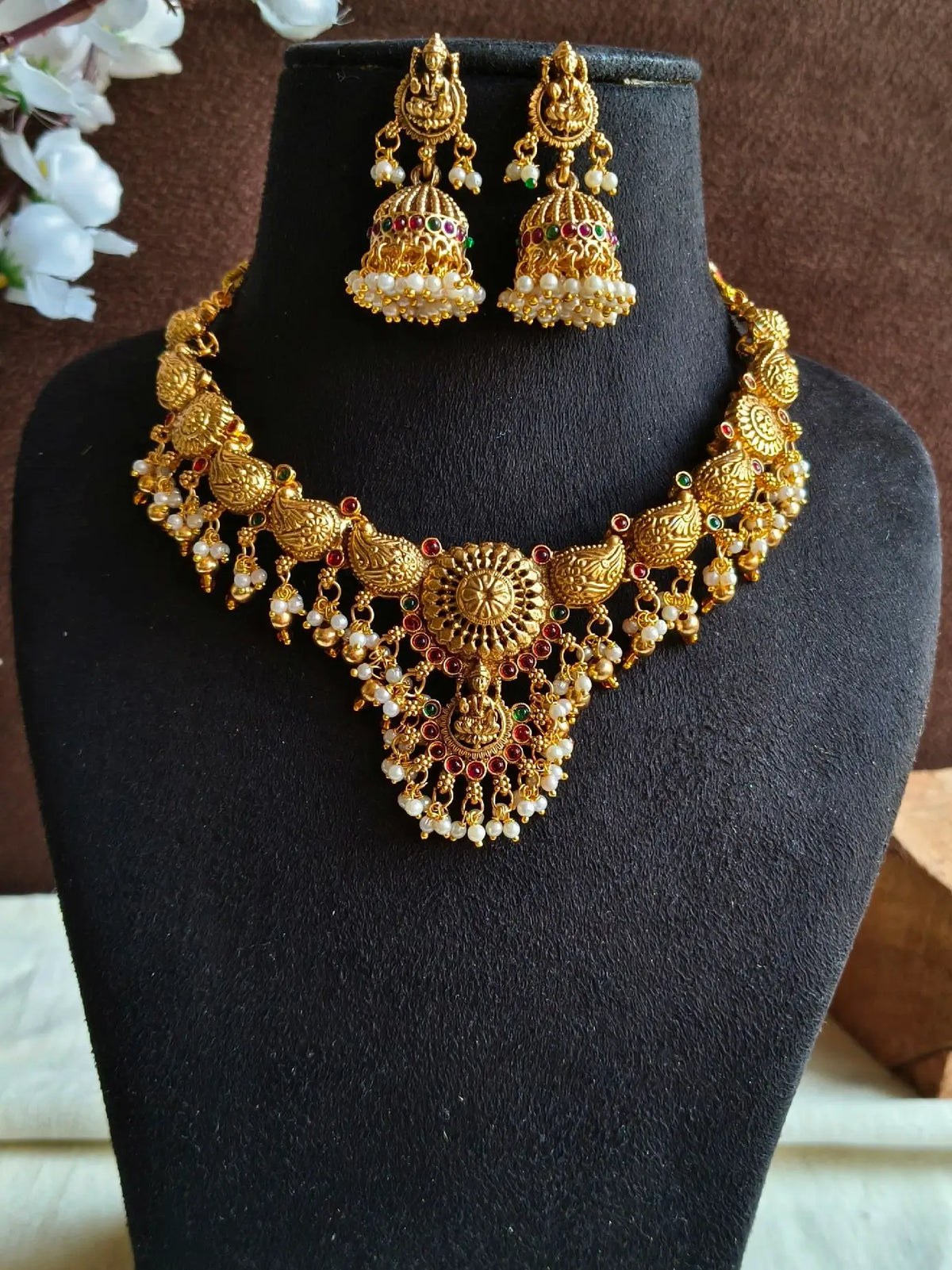 legant South Indian Occasion Wear Necklace Set | Sarichka