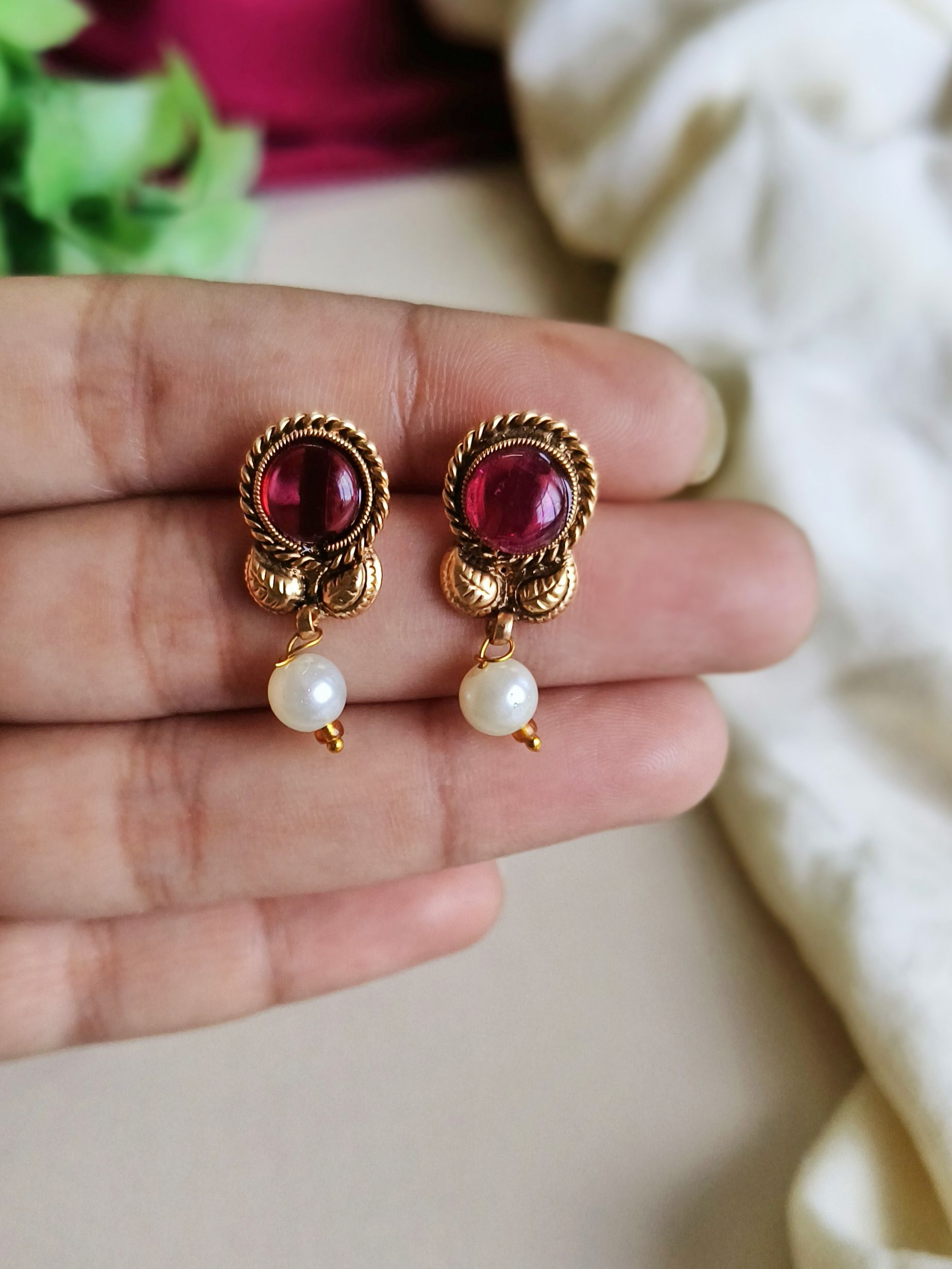 Gold-Plated South Indian Jewelry Necklace Set | Sarichka