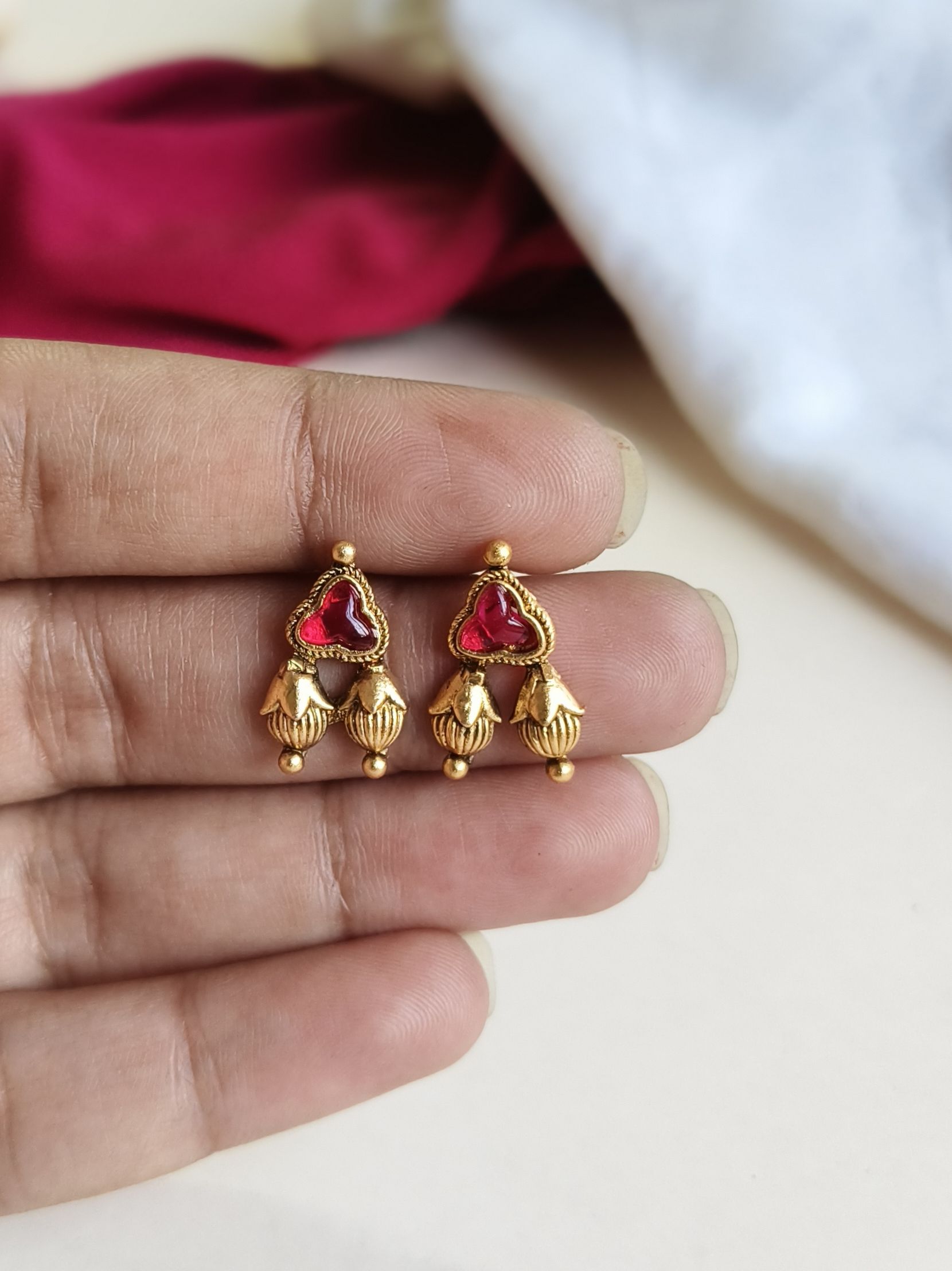 Women Gold-Plated Studded Necklace & Earrings Set | Sarichka