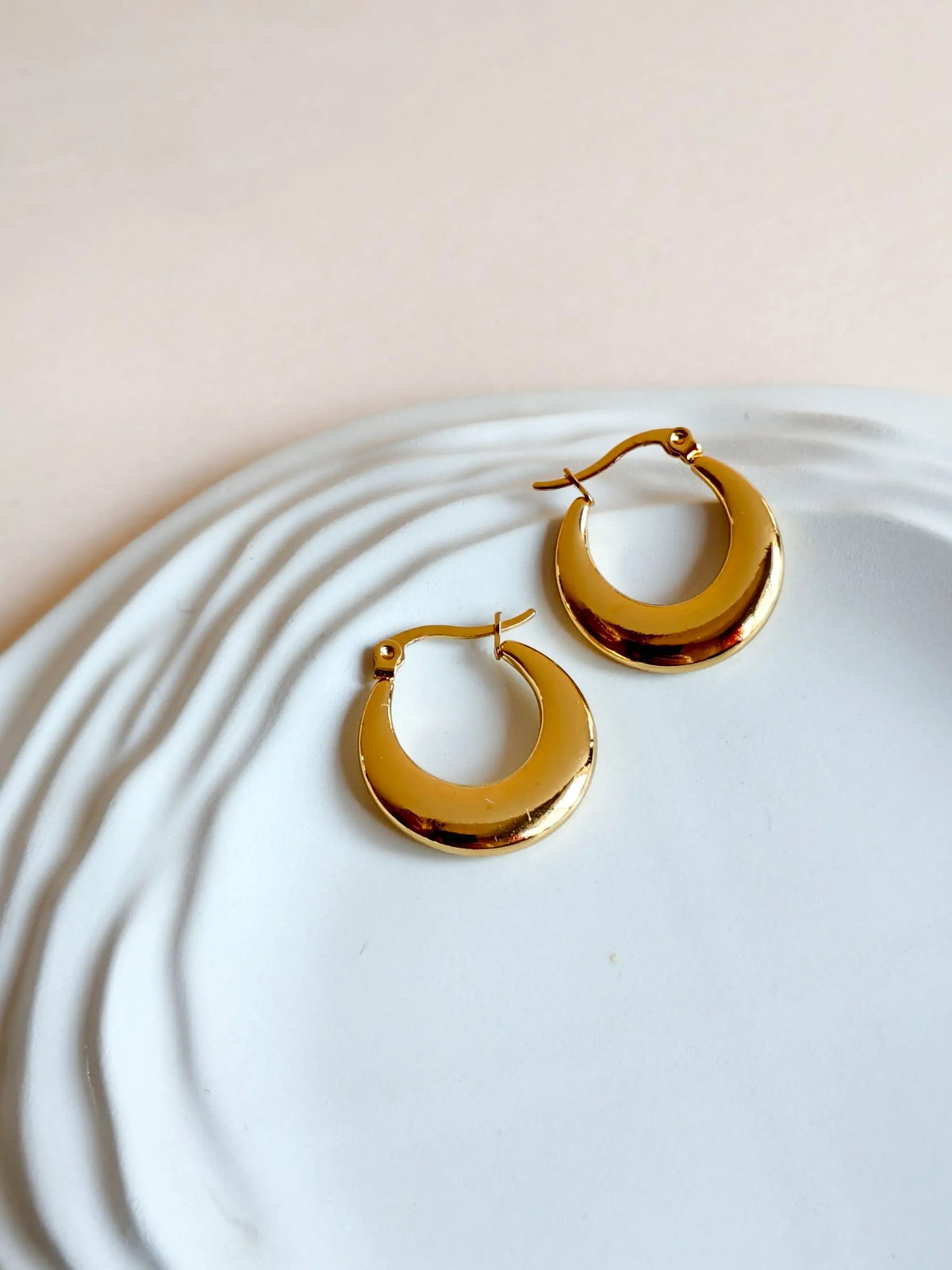 Anti-Tarnish Gold Contemporary Hoop Earrings | Sarichka