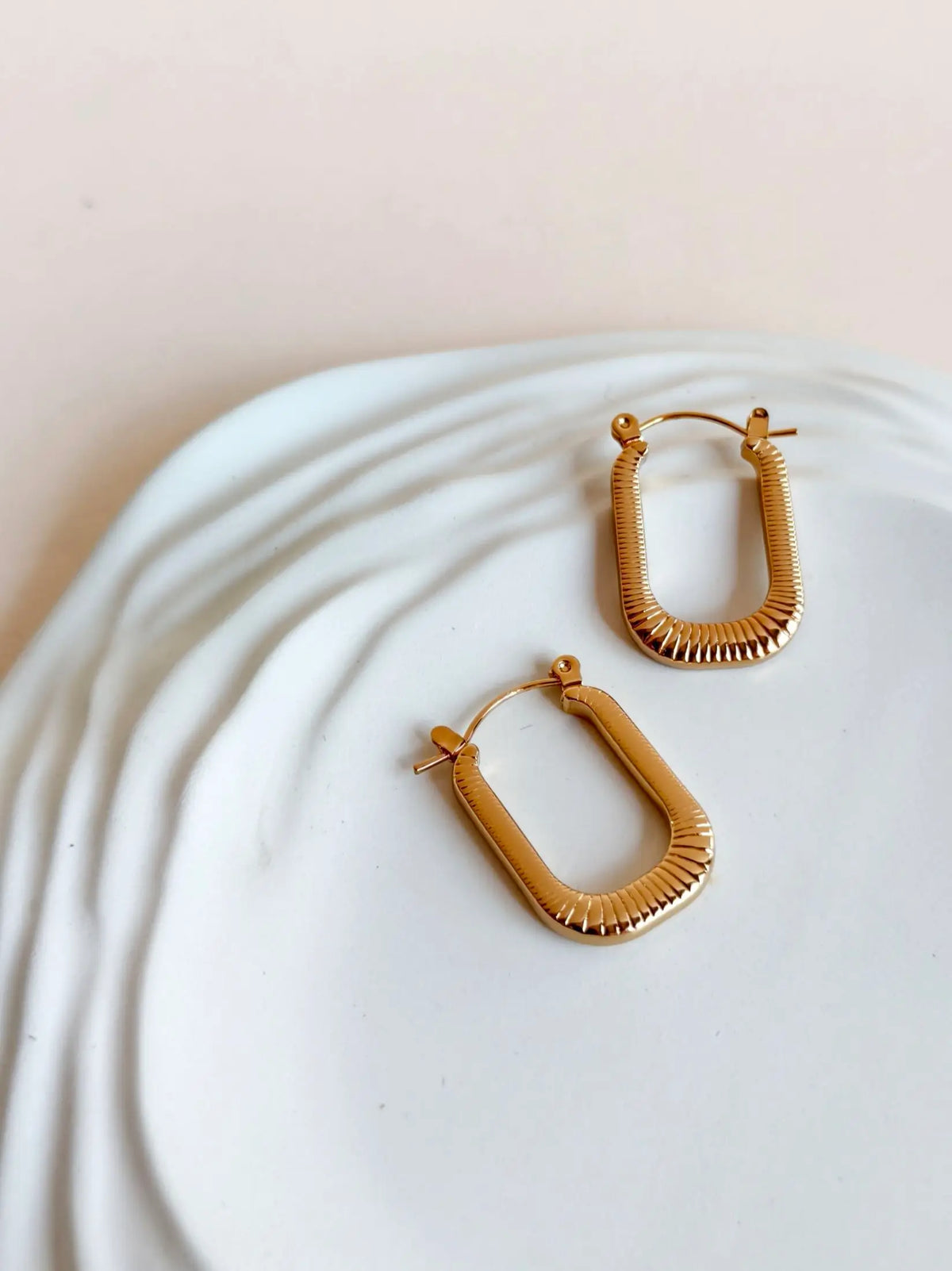 Golden Contemporary Rectangle Hoop Earrings | Sarichka